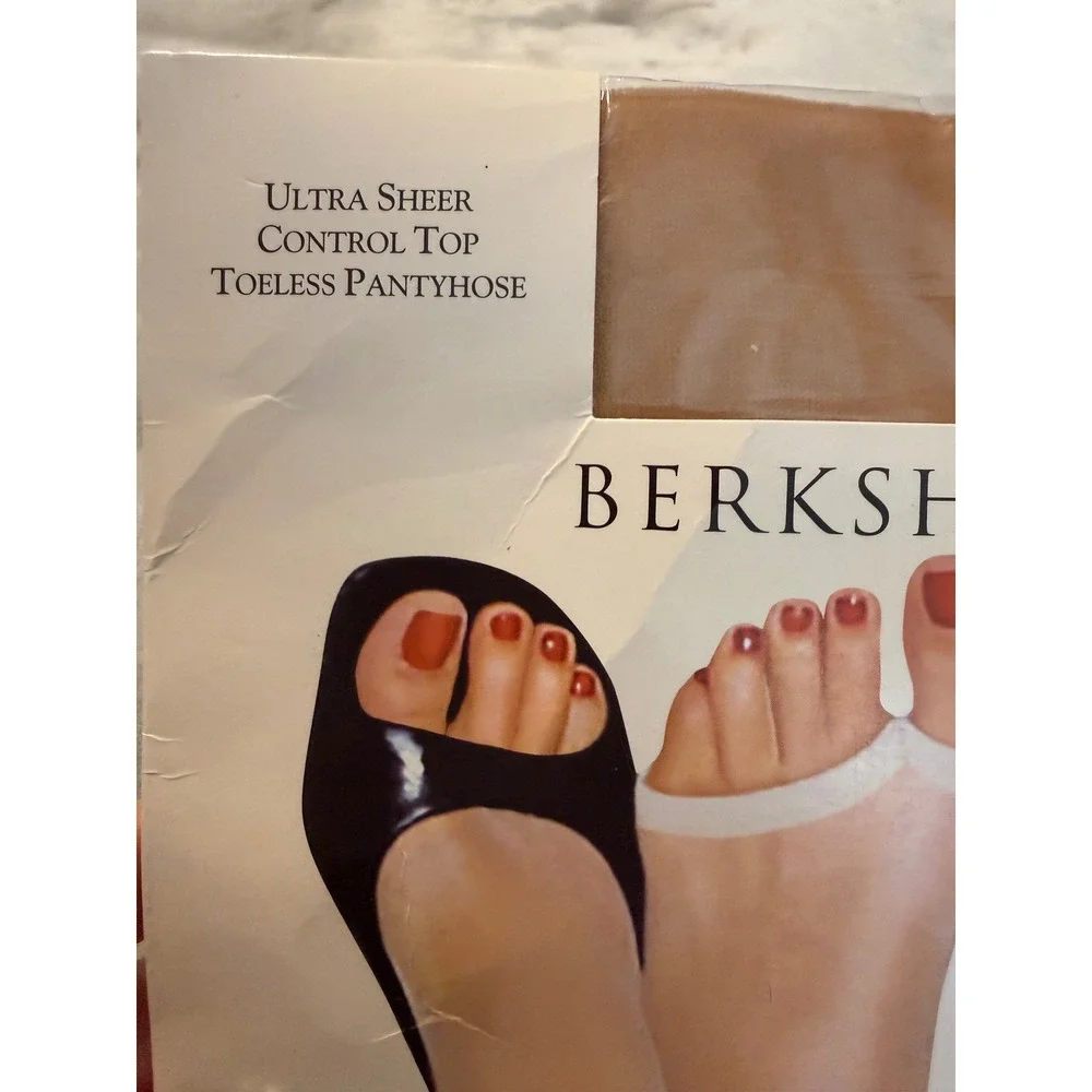 Berkshire Ultra Sheer Control Top Toeless Pantyhose Sz 3 Tan NWT.‎ CD